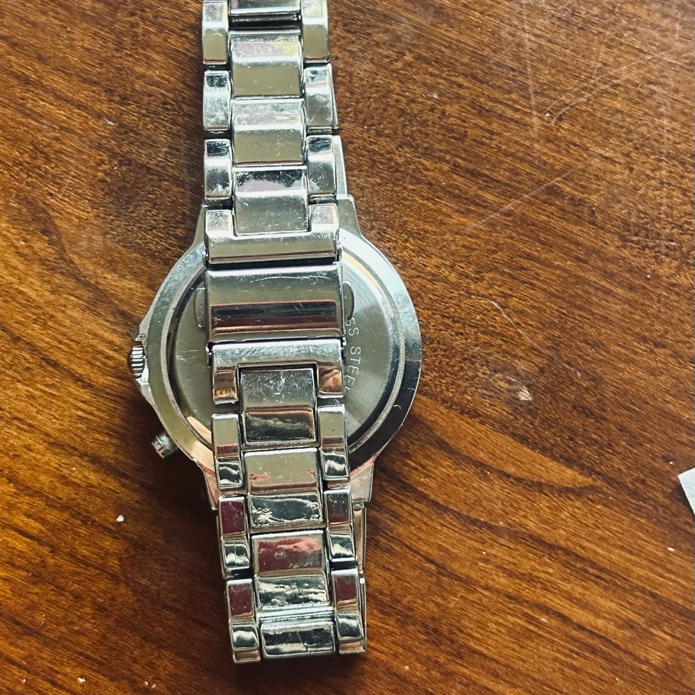 Men Handwatch - Picture 3 of 3